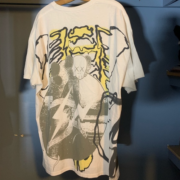 Travis Scott X Fragment X Kaws t-shirt - Picture 2 of 3